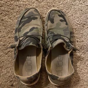 Camo Hey Dudes
